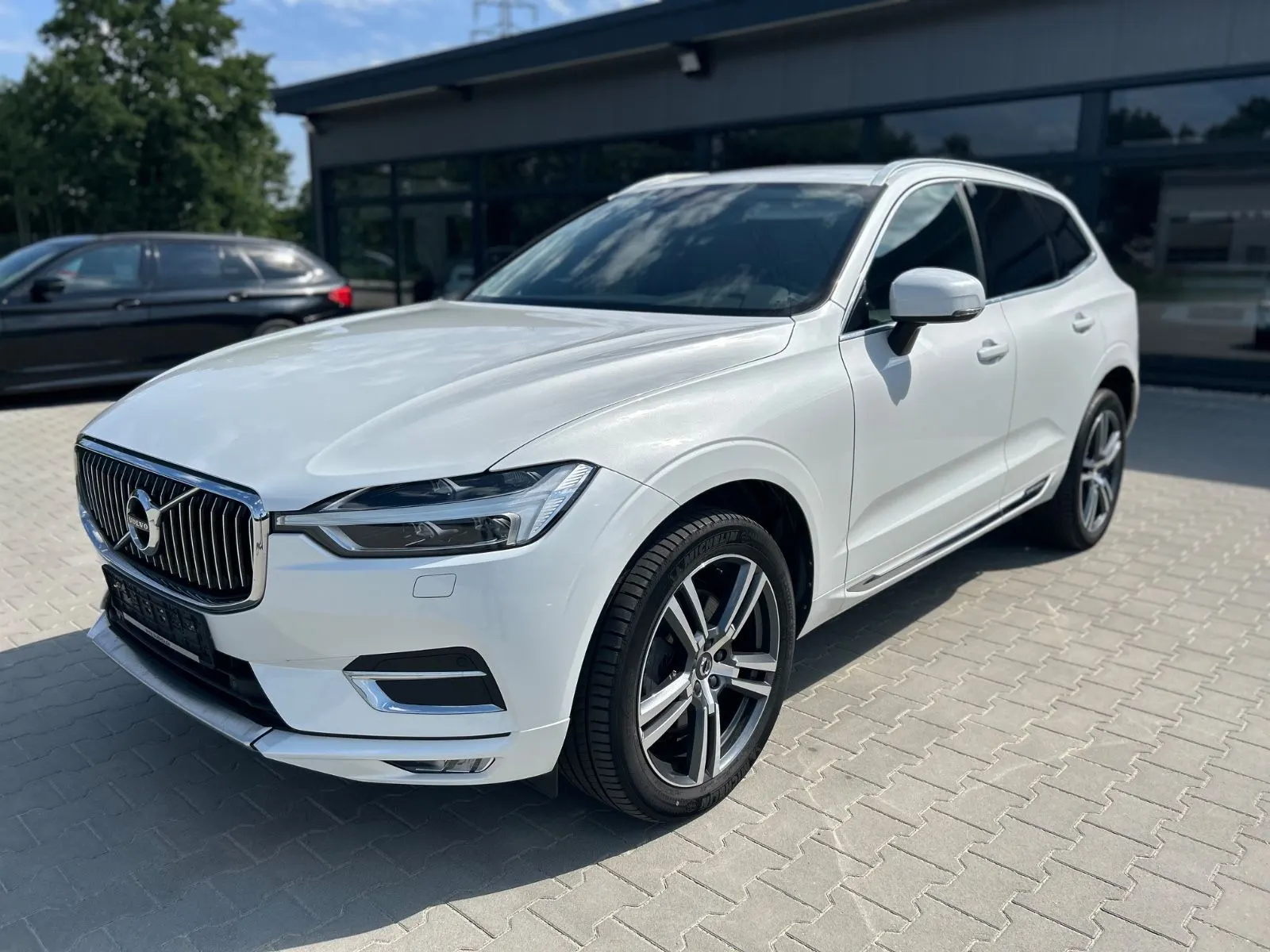 Volvo XC 60 XC60 AWD B6 -ACC-BelüSitz-Massage-H&K-LED-AHK – Foto 1 von 25