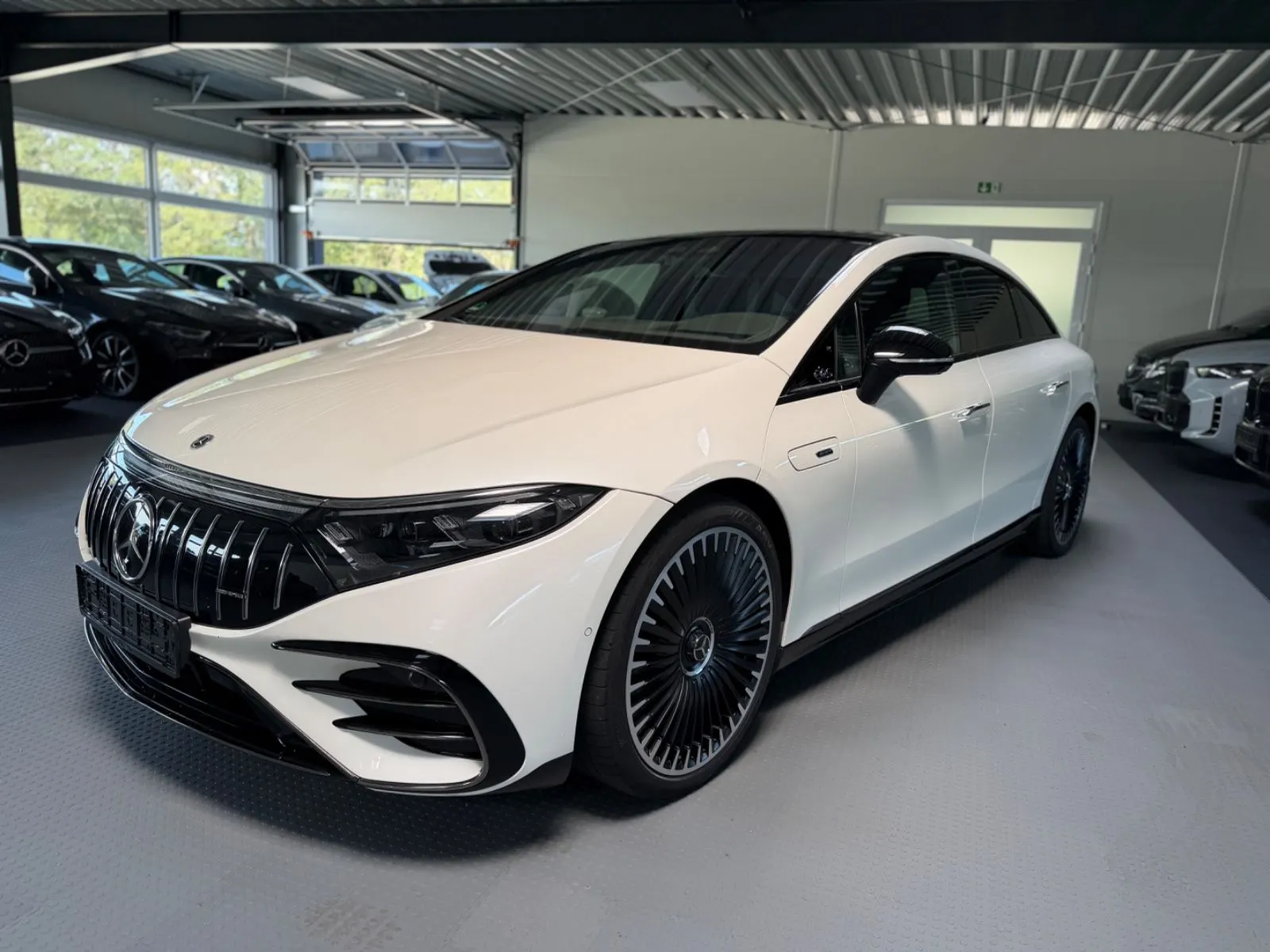 Mercedes-Benz EQS EQS 53 4M AMG -HUD-Pano-4xBelüSitz-Hinterachslen – Foto 1 von 27