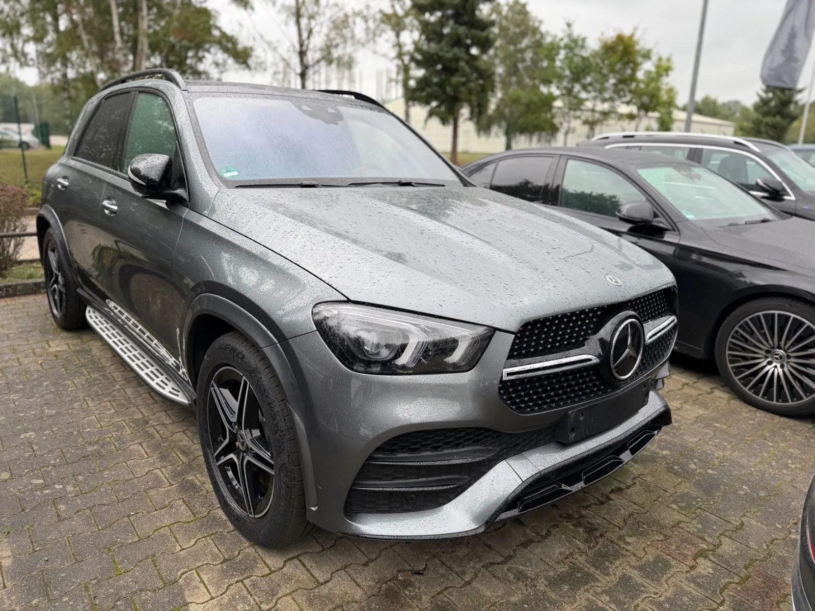 Mercedes-Benz GLE 350 GLE 350de 4M AMG Night -HUD-Pano-Softcl-360K-20Z – Foto 1 von 7
