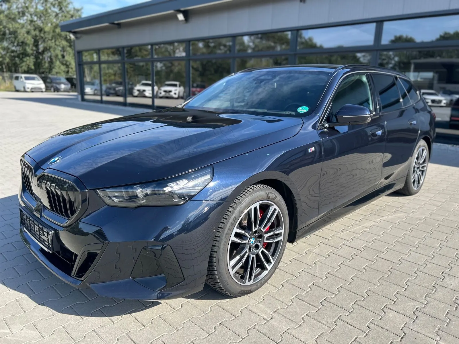 BMW 540 540xd M Sport Pro -HUD-Pano-Memory-AHK-360K- – Foto 1 von 37