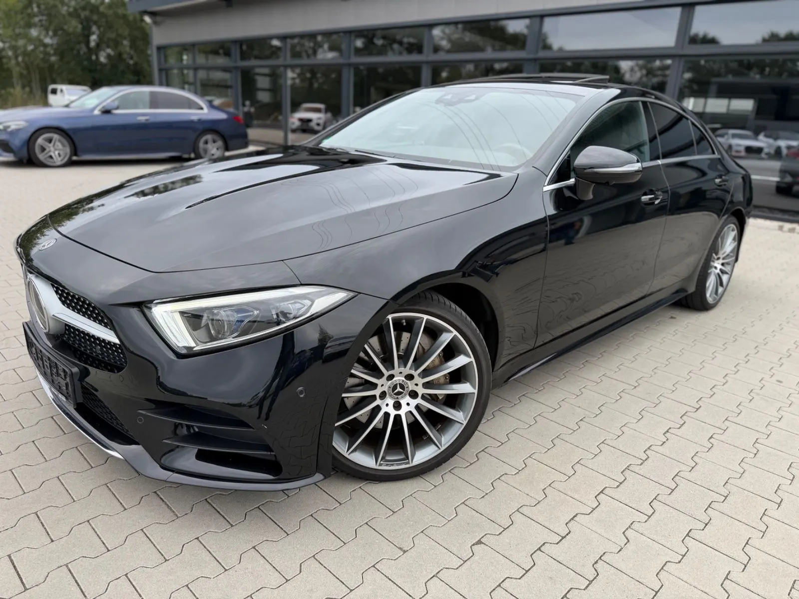 Mercedes-Benz CLS 400 CLS 400d 4M AMG -Schiebedach-Memory-360K-20Zoll – Foto 1 von 25