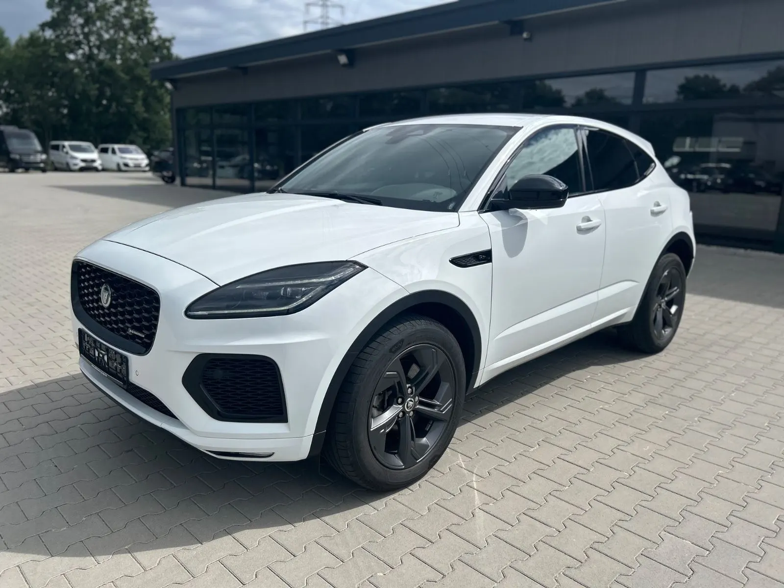 Jaguar E-Pace E-Pace R-Dynamic AWD Black Pack -ACC-RFK-19Zo – Foto 1 von 35